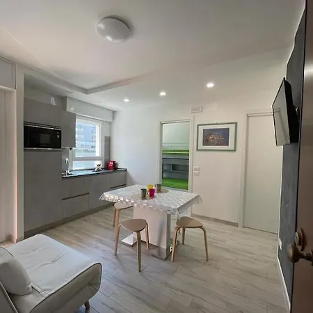 Baja Moderno Trilocale Vicino Al Mare * Μπιμπιόνε