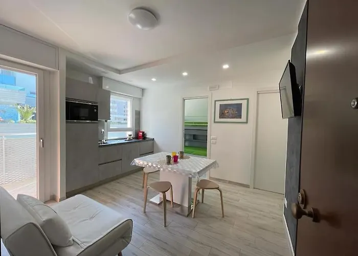 Baja Moderno Trilocale Vicino Al Mare * Бібіоне